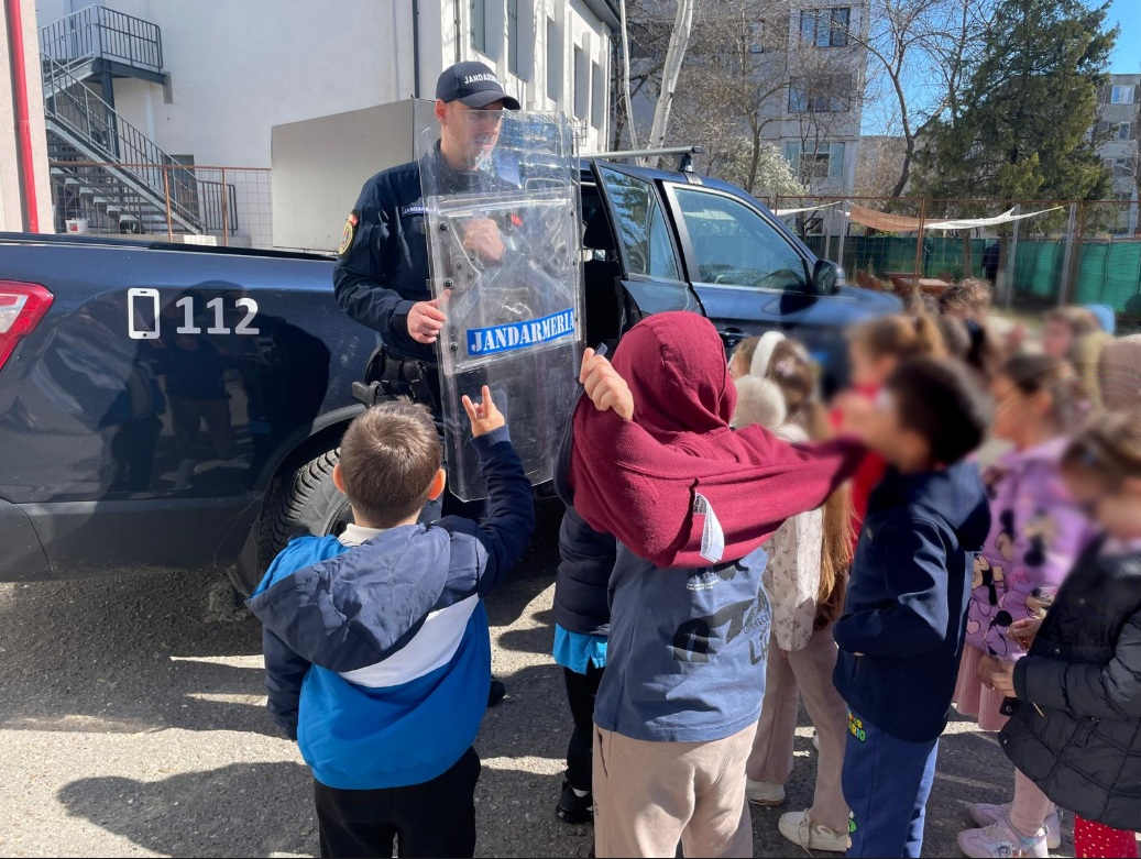 Visul de a deveni jandarm, stârnit de ”mica sirenă”