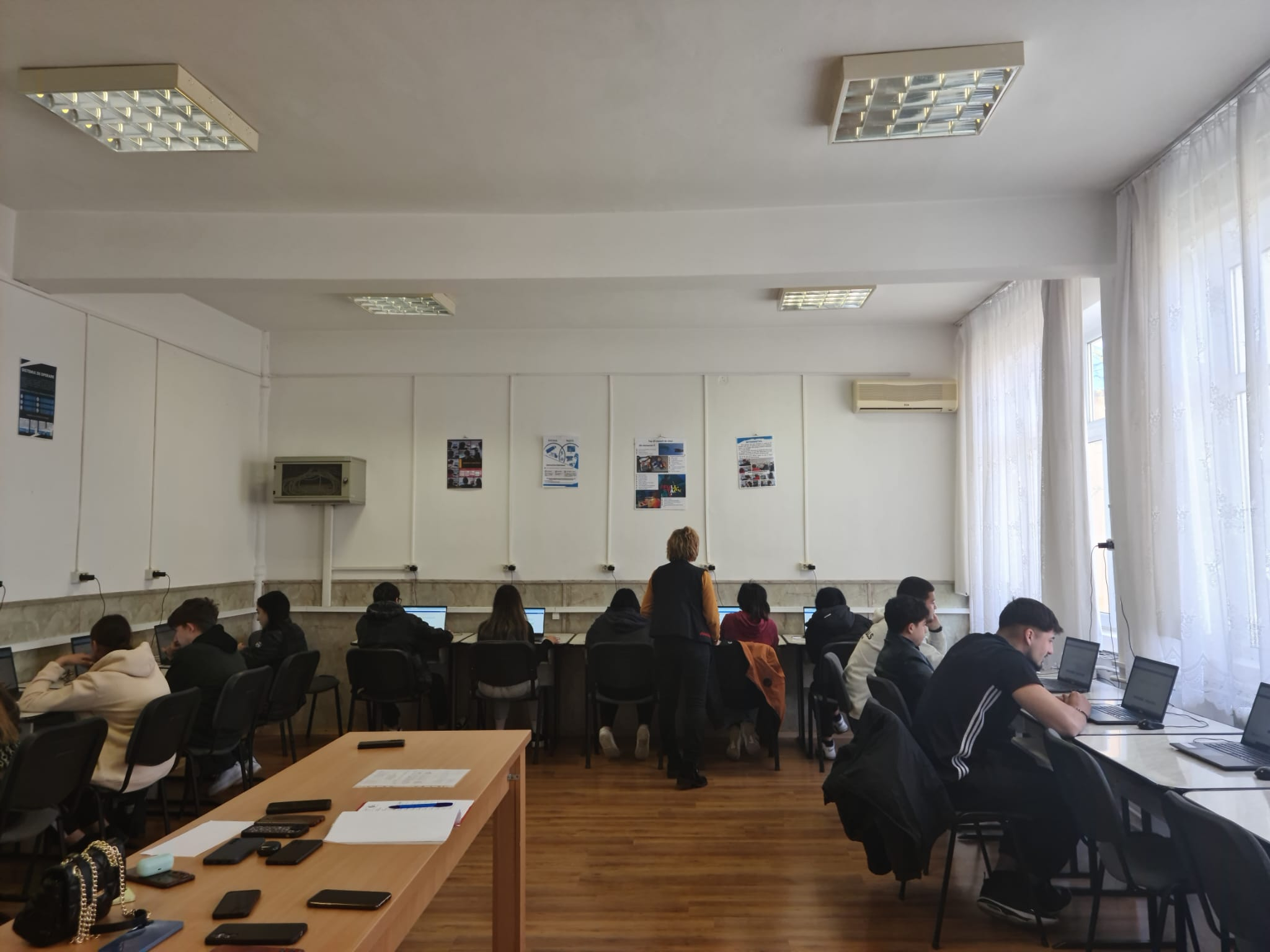 Elevi gălățeni în finala națională a concursului profesional „Știu și aplic”