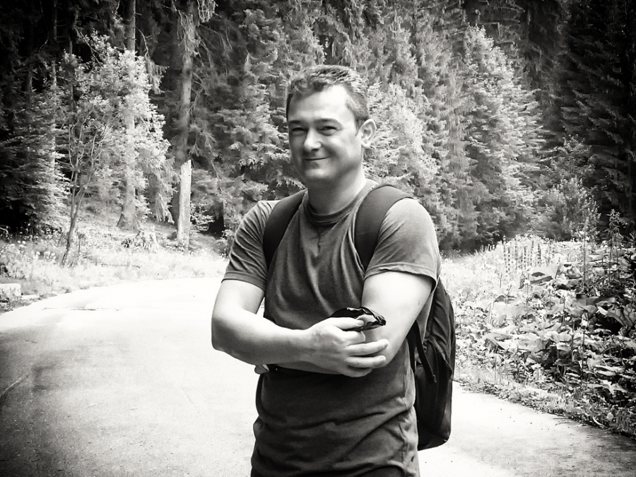 Cenaclul „Noduri şi Semne”. Texte remember Iulian Mardar