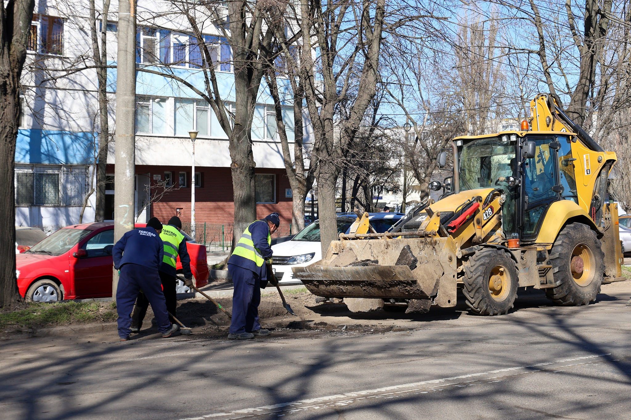 S-au reluat lucrările de modernizare pe bulevardul George Coșbuc