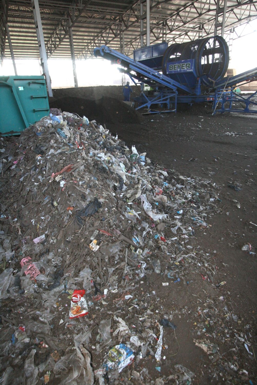 Vom avea şi linie de BRICHETARE - DEŞEURILE VEGETALE vor fi folosite pentru CĂLDURĂ