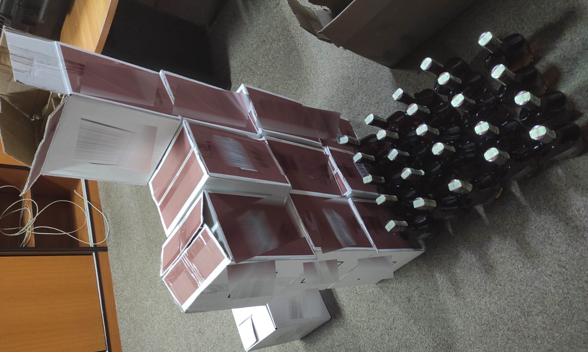 10.000 lei amendă pentru alcoolul ascuns în bagaje