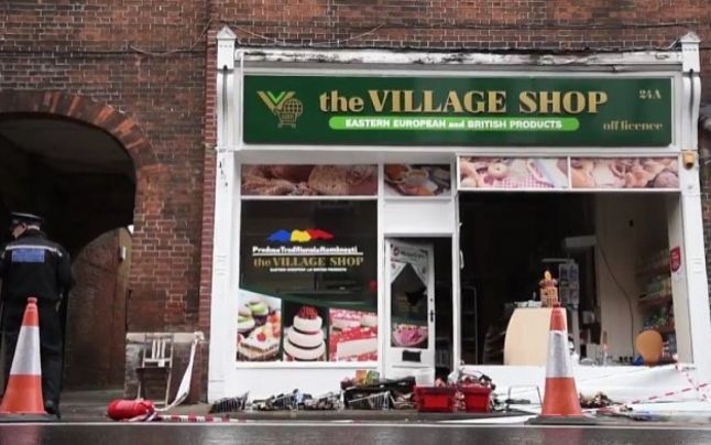 Magazinul unor români, INCENDIAT în Marea Britanie