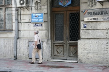 Cine ne închide în nas uşa Primăriei?