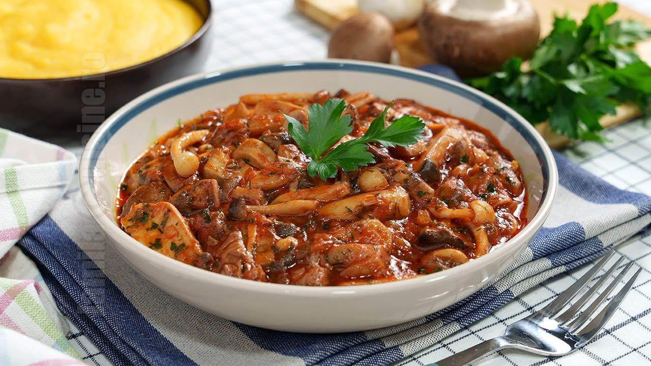 Tocăniță de ciuperci în sos de vin