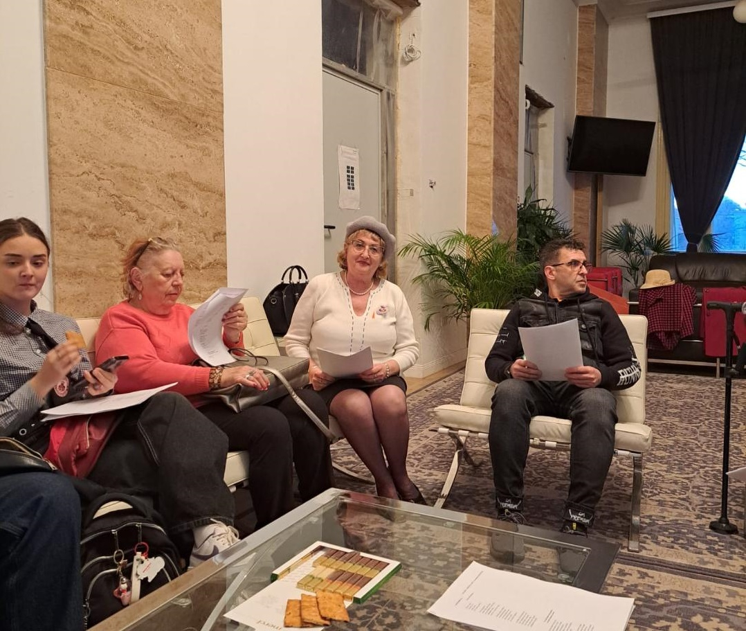 Versuri cu parfum existenţial și multă sensibilitate. Cenaclul ”Noduri şi Semne”