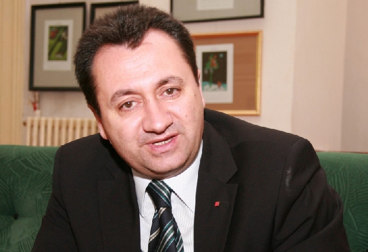 Deputatul Pâslaru NU mai este secretarul Comisiei de CULTURĂ a Camerei...