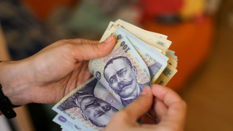 Salariul mediu net a scăzut la 5.328 de lei