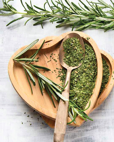 Îngrijirea părului cu ajutorul uleiului de rozmarin