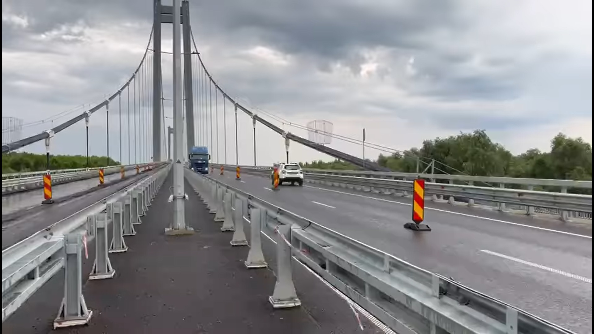 S-a închis un sens de circulație pe podul de la Brăila