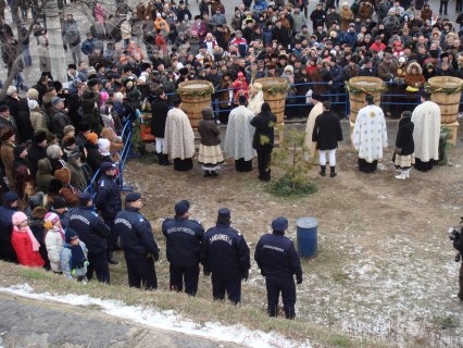 100 de jandarmii păzesc Boboteaza