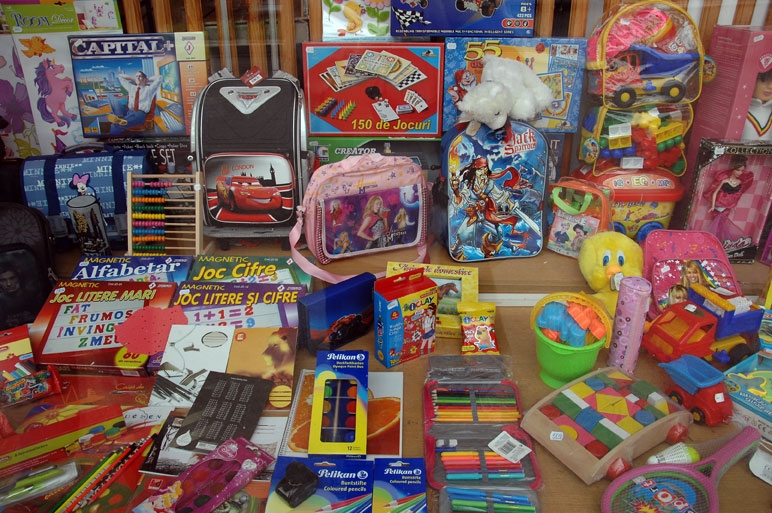 MERCURIALUL SĂPTĂMÂNII/ Preţurile rechizitelor şcolare