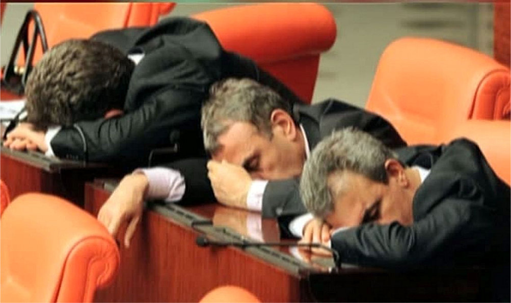 Domnul narațiunii naște monștri, în luna a 3-a