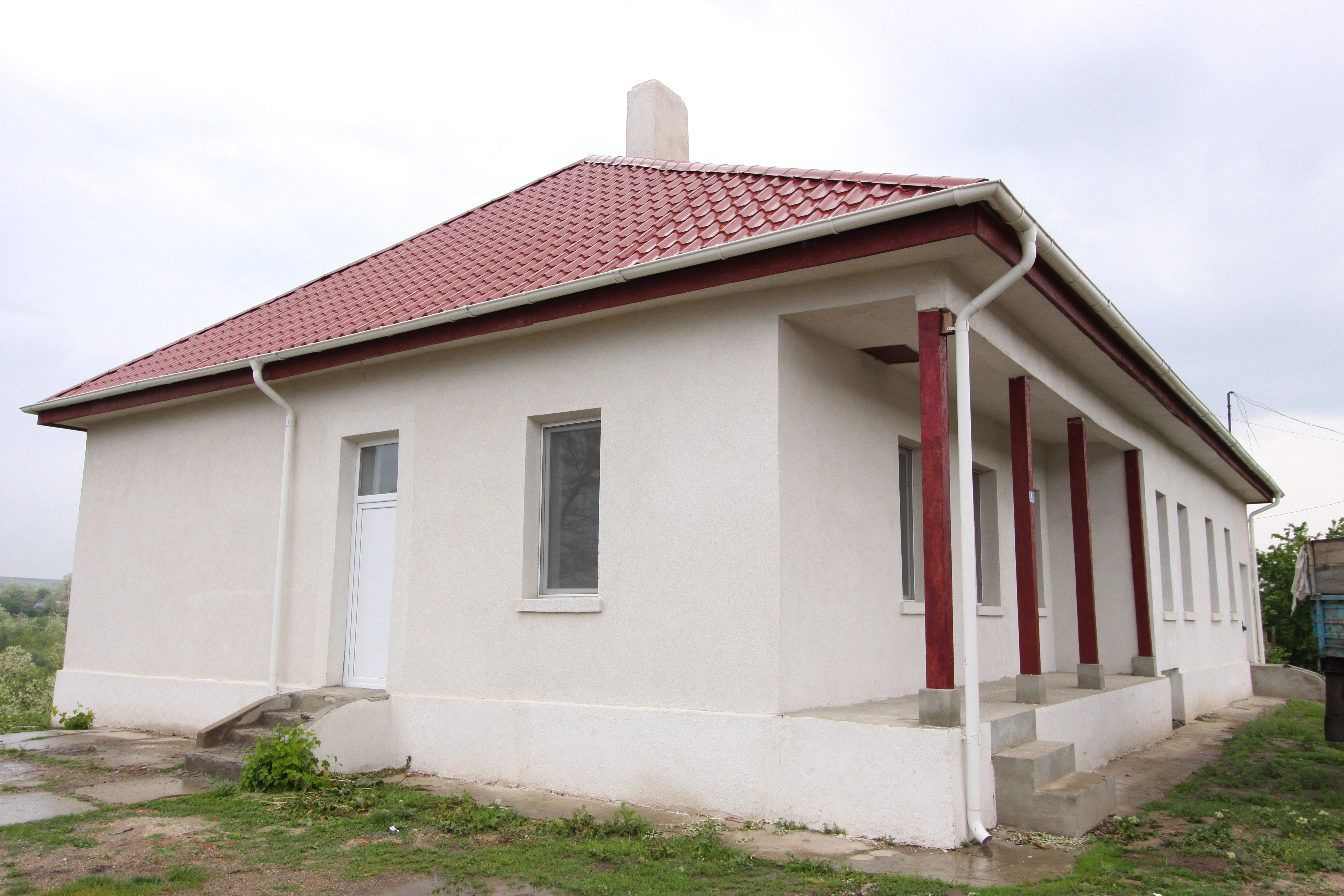 Valea Mărului - De 20 de ani, două dispensare fără medici titulari!