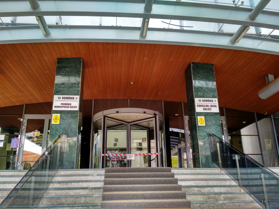 Angajări pe bandă rulantă la Primăria Galaţi