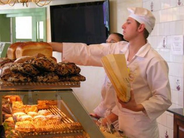 VISUL UNUI JOB DE VARĂ - Ce şanse au studenţii să-şi găsească o slujbă sezonieră