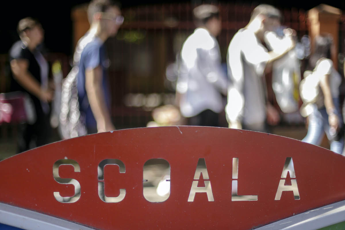 Se elimină peste 14.000 de posturi din școlile româneşti