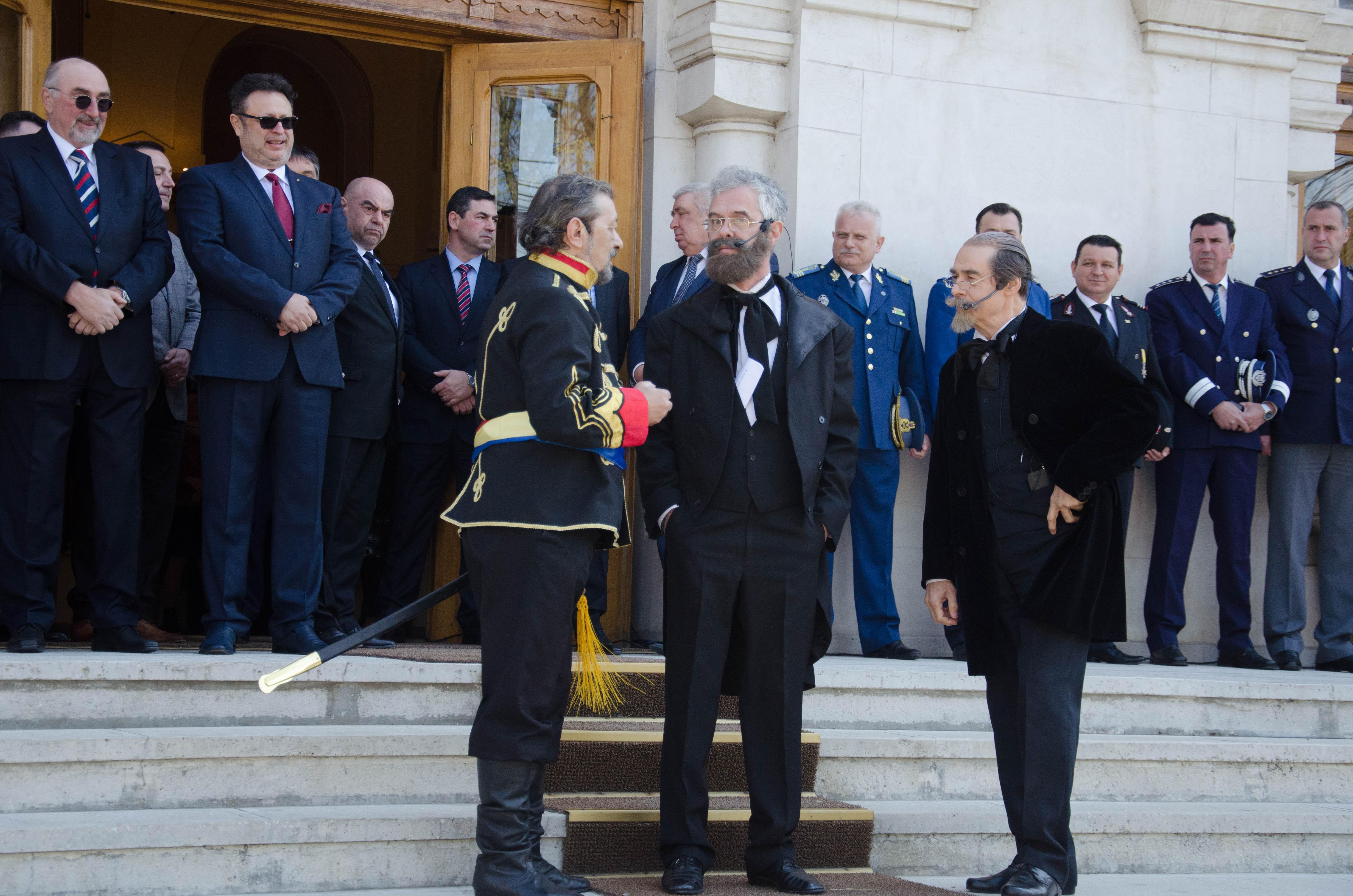 Premieră în administraţia publică. Pârcălabii, cu „maşina timpului” la Ziua Instituţiei Prefectului (FOTO și VIDEO)