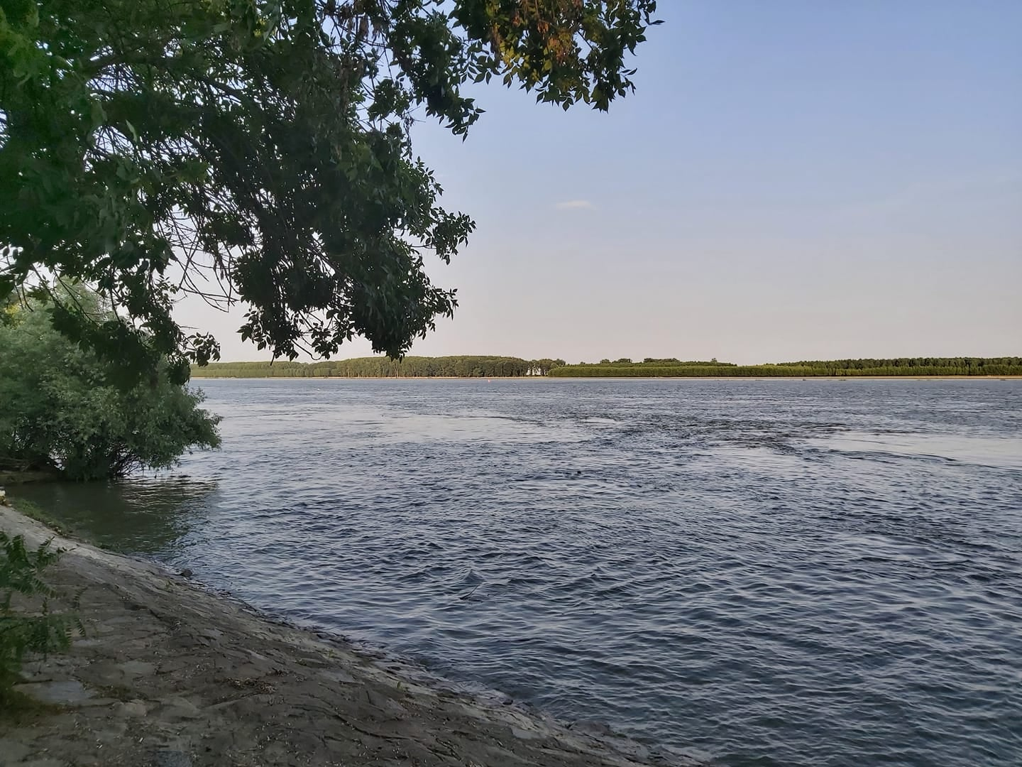 Galațiul se pregătește de creșterea nivelului Dunării. Ședință de urgență convocată la Prefectură