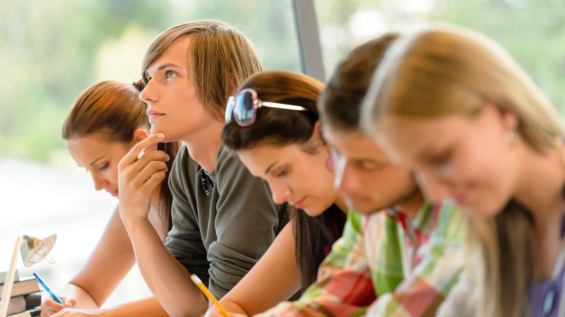 Au început înscrierile pentru testările IELTS şi Cambridge