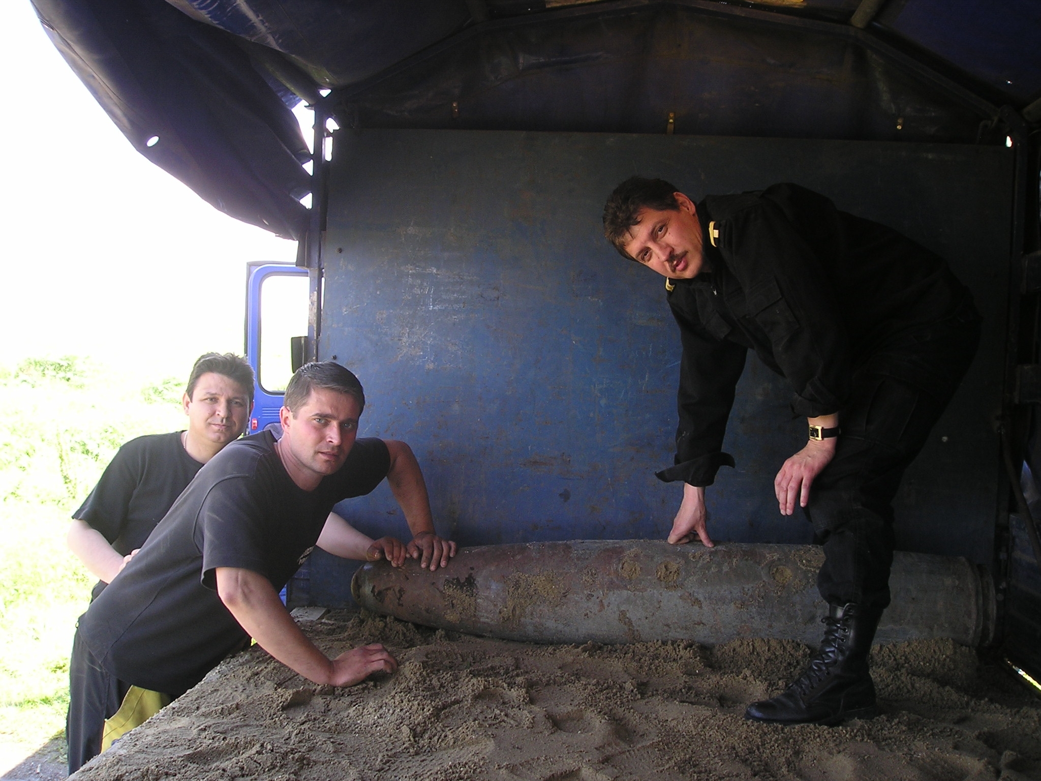 Echipa de pirotehnişti ISU, specialişti „unul şi unul”: "Cu bombele nu te joci!"