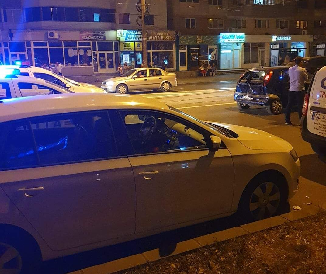 Accident rutier pe Oţelarilor. Băutura şi neatenţia au făcut două victime