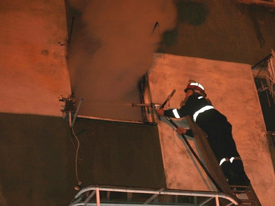 În Tiglina1: Incendiu în scara unui bloc, din cauza oamenilor străzii