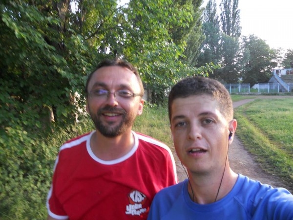 Gălăţenii plecaţi pe jos la Constanţa, după două zile de expediţie: „Fizic suntem la limită, stăm bine cu moralul”