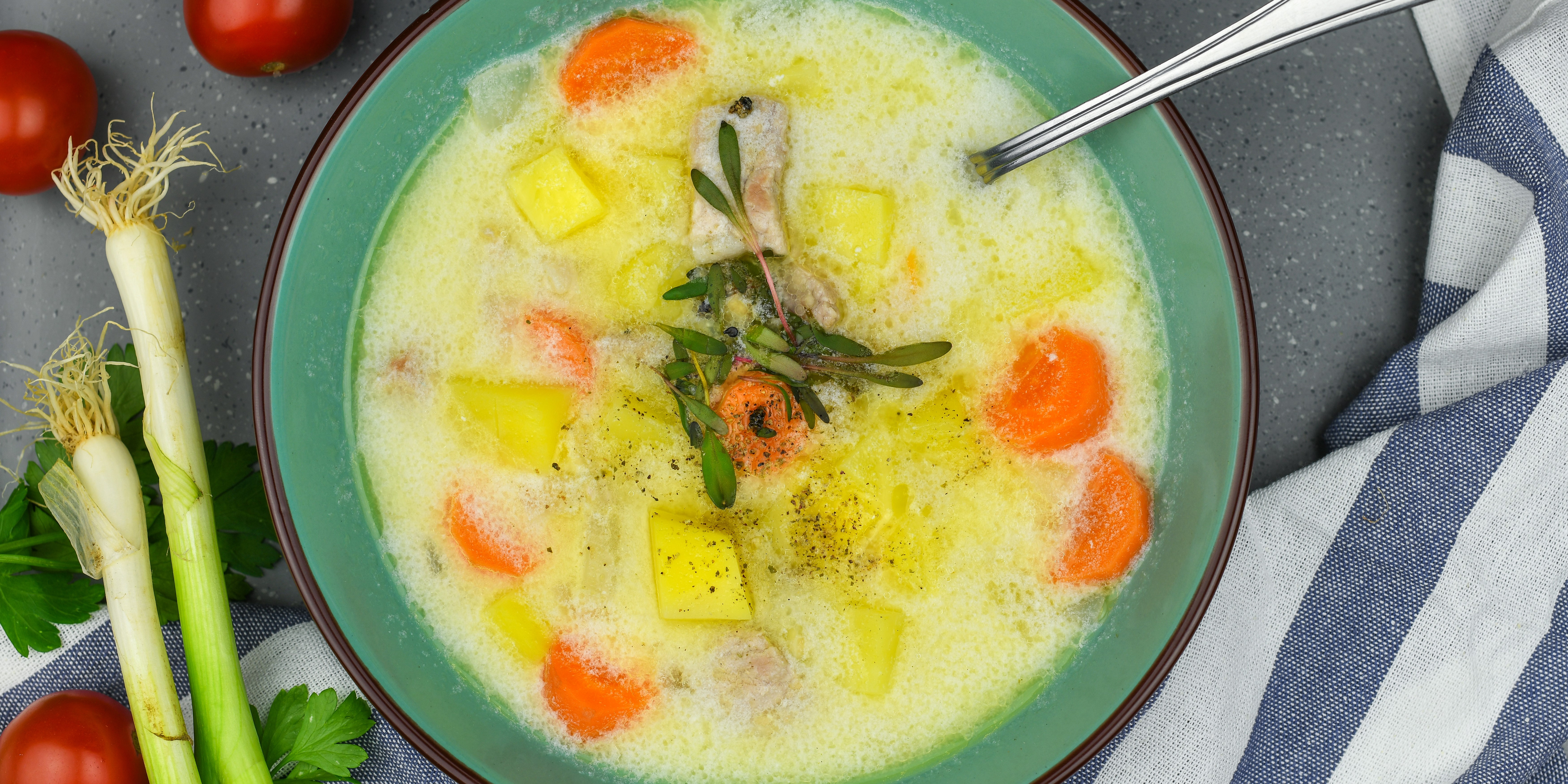 Ciorbă ardelenească de vițel cu smântână