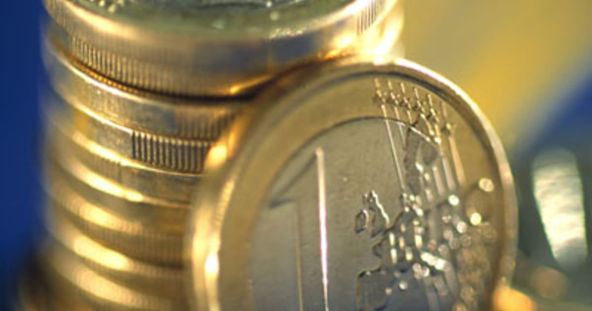ANALIZĂ. Euro a urcat la 5,25 lei