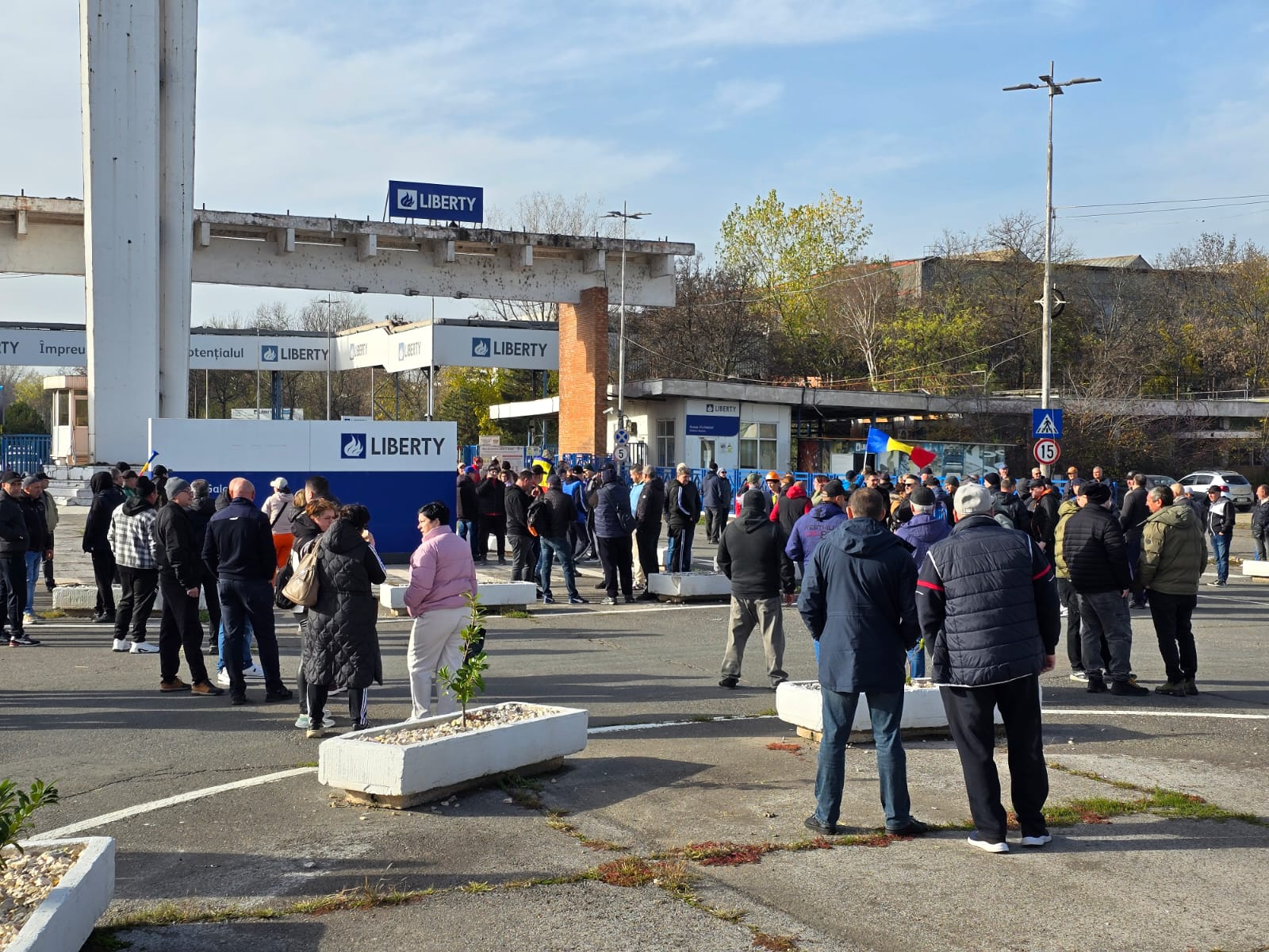 Un nou protest la poarta Combinatului Liberty Galaţi (FOTO - VIDEO)