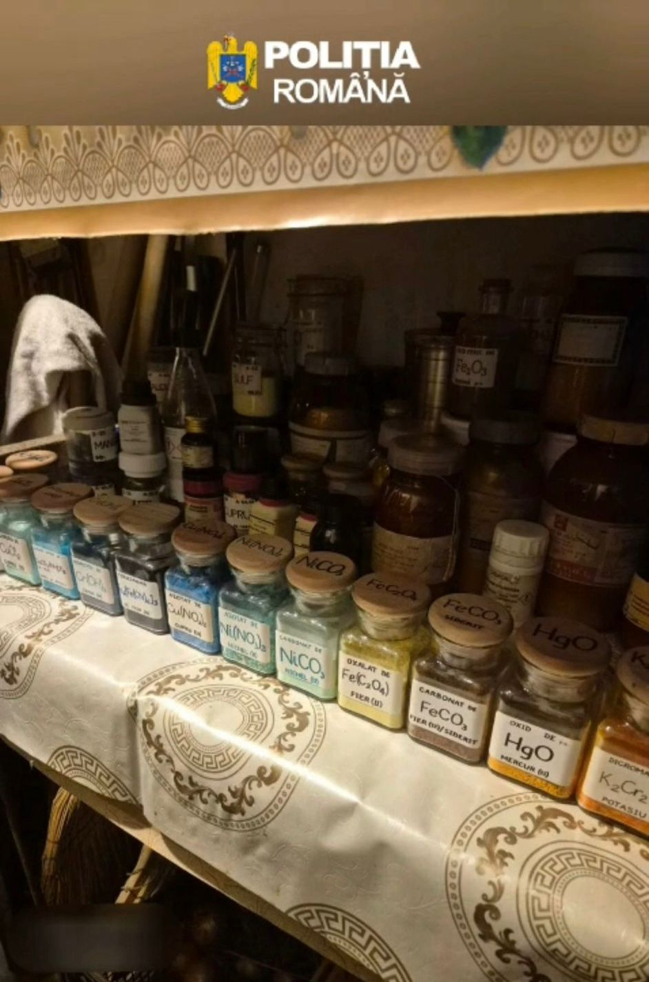 Experimente cu explozivi şi substanțe periculoase în uscătorul blocului