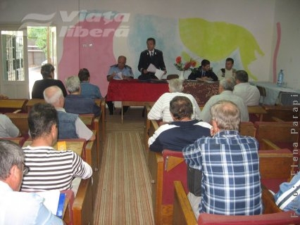 Întâlnire a poliţiştilor şi preşedinţilor asociaţiilor de proprietari