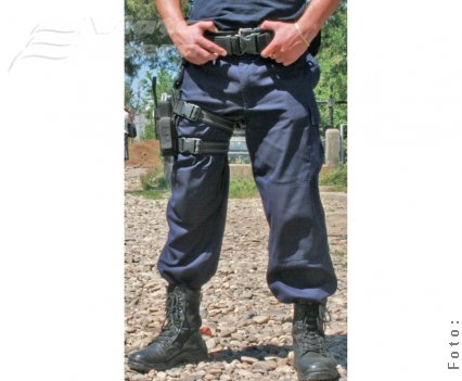 Jandarmii păzesc, Oţelul se menţine