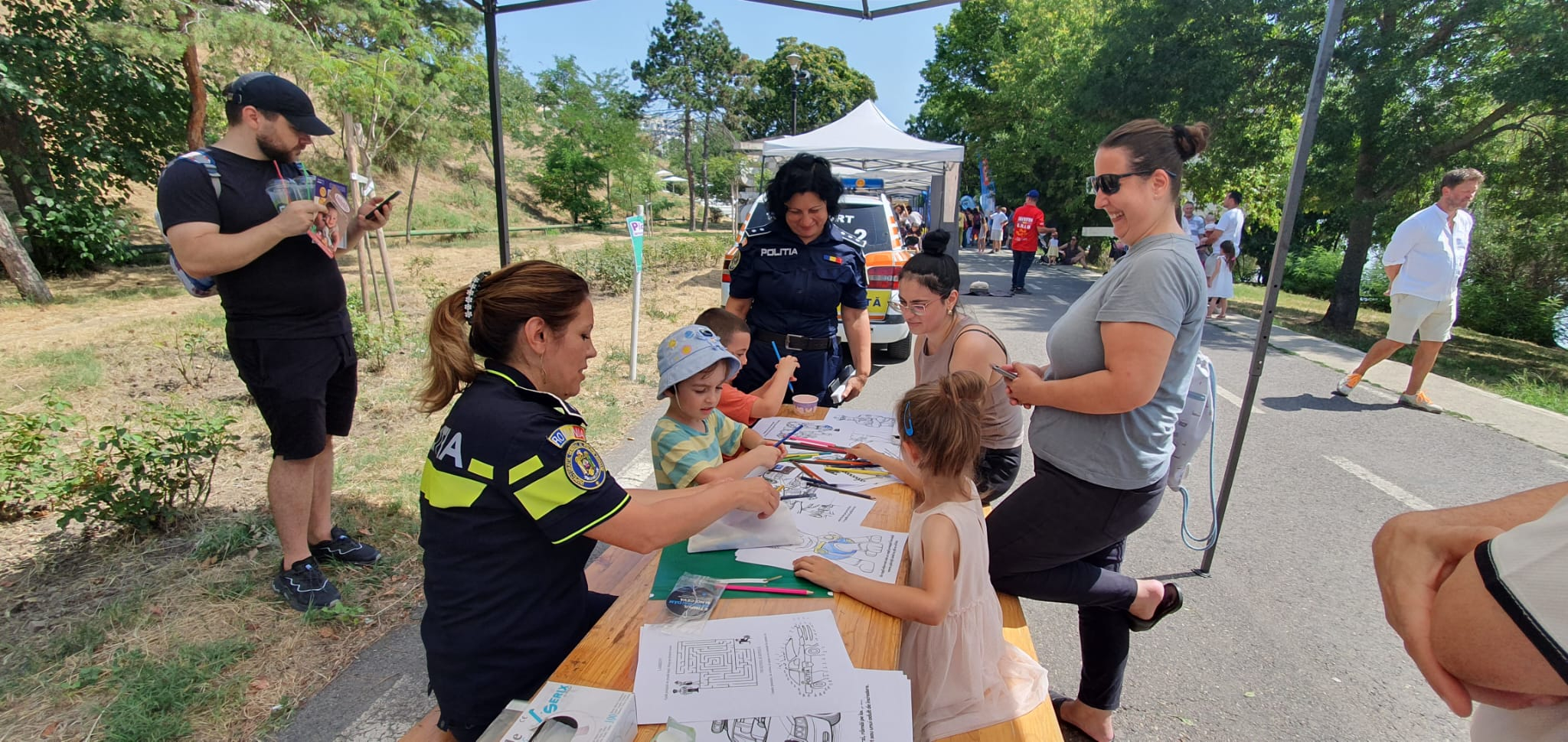 Polițiști către copii: ”E cool să fiți cuminți!”