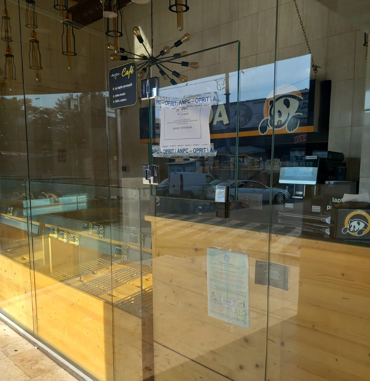 Patiseria „Panda” din Piața Centrală, închisă temporar de Protecția Consumatorilor