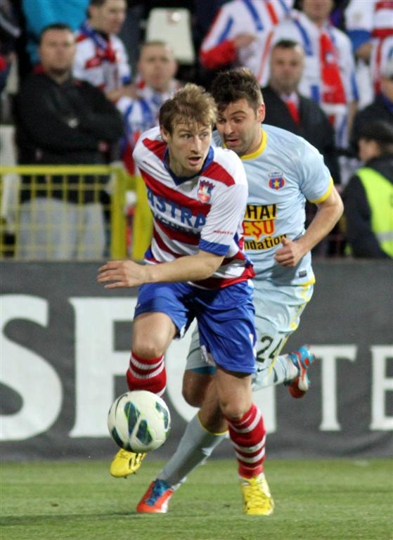 Probleme de lot pentru Grigoraş: Oţelul, cu apărarea în piuneze la Constanţa