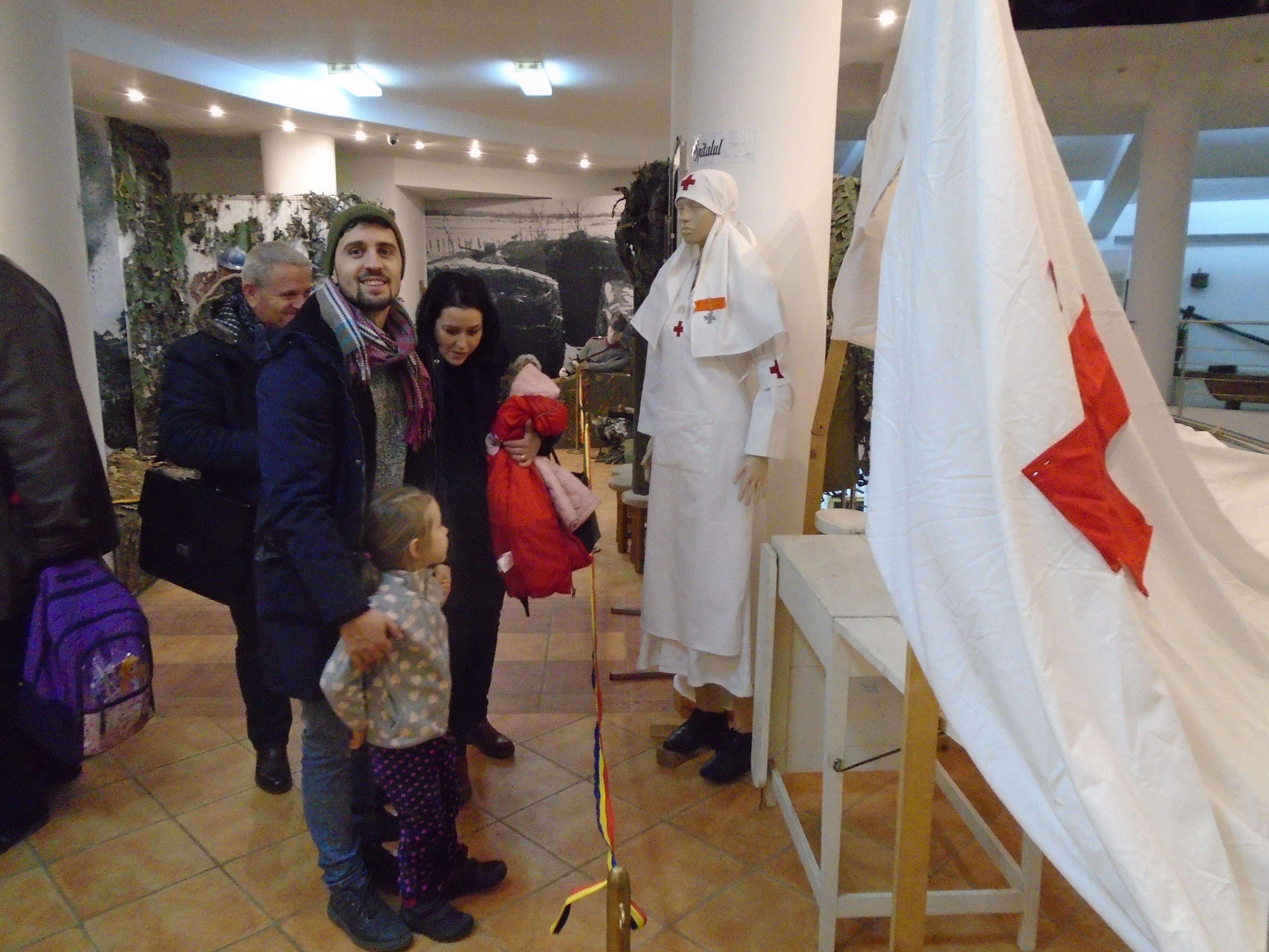 O armată de uniforme a cucerit Galaţiul