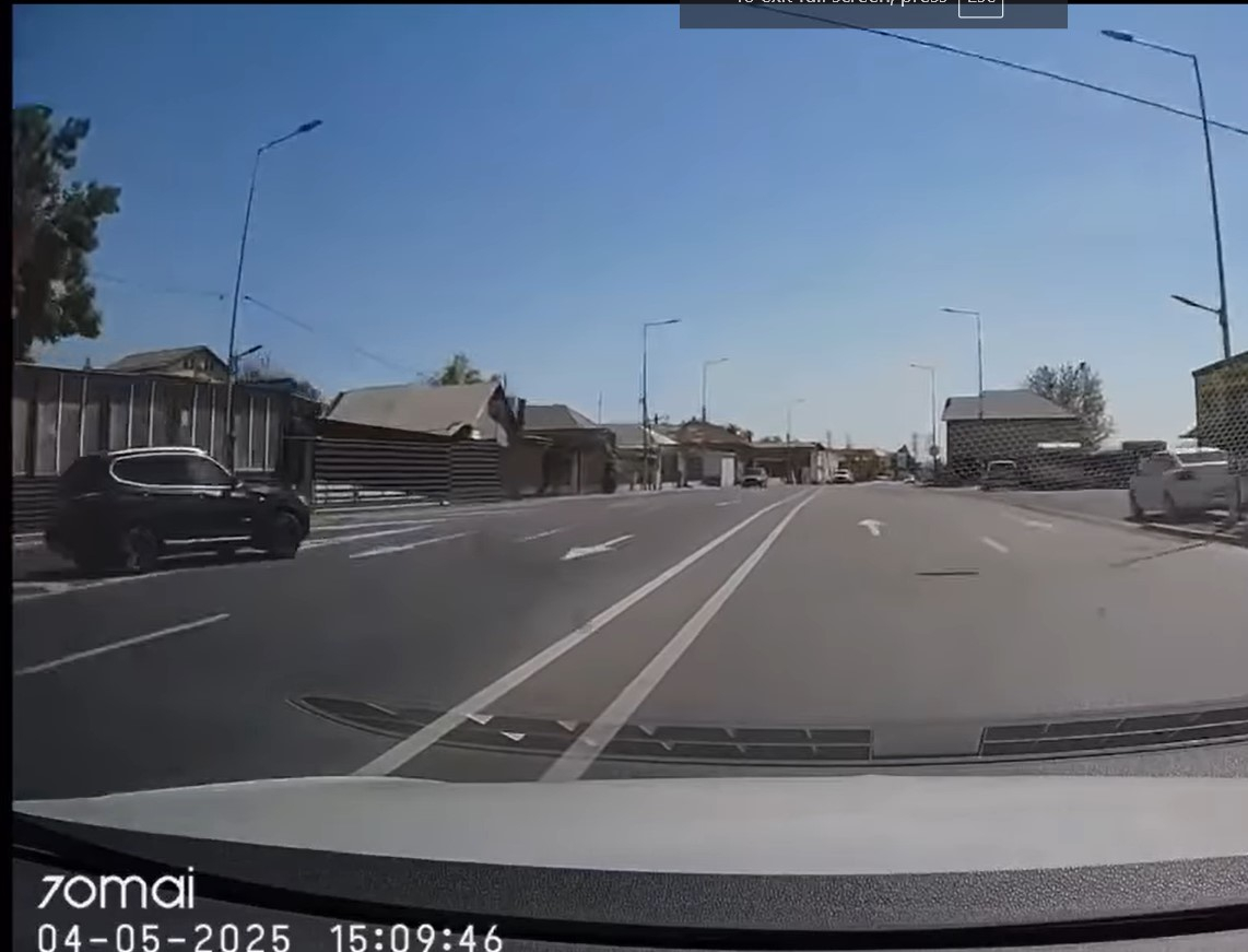 Șofer rămas pieton pentru că a condus pe contrasens