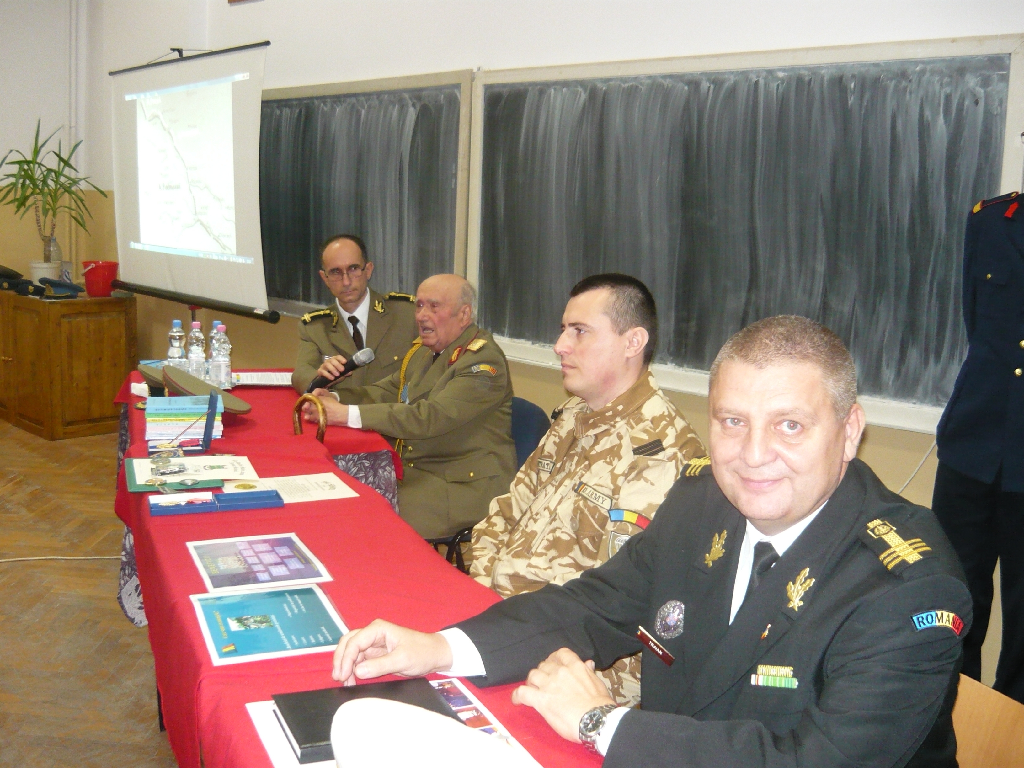 Lecţie de orientare profesională: Teatru de război la Pedagogic 