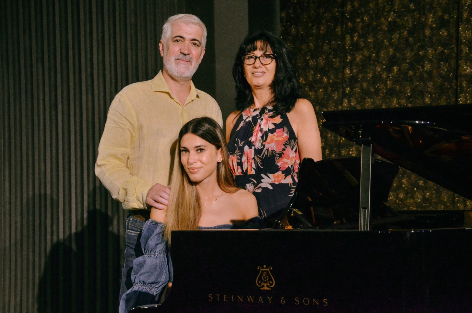 Dublă aniversare pentru familia de artişti gălăţeni Silvia şi Teodor Niţă