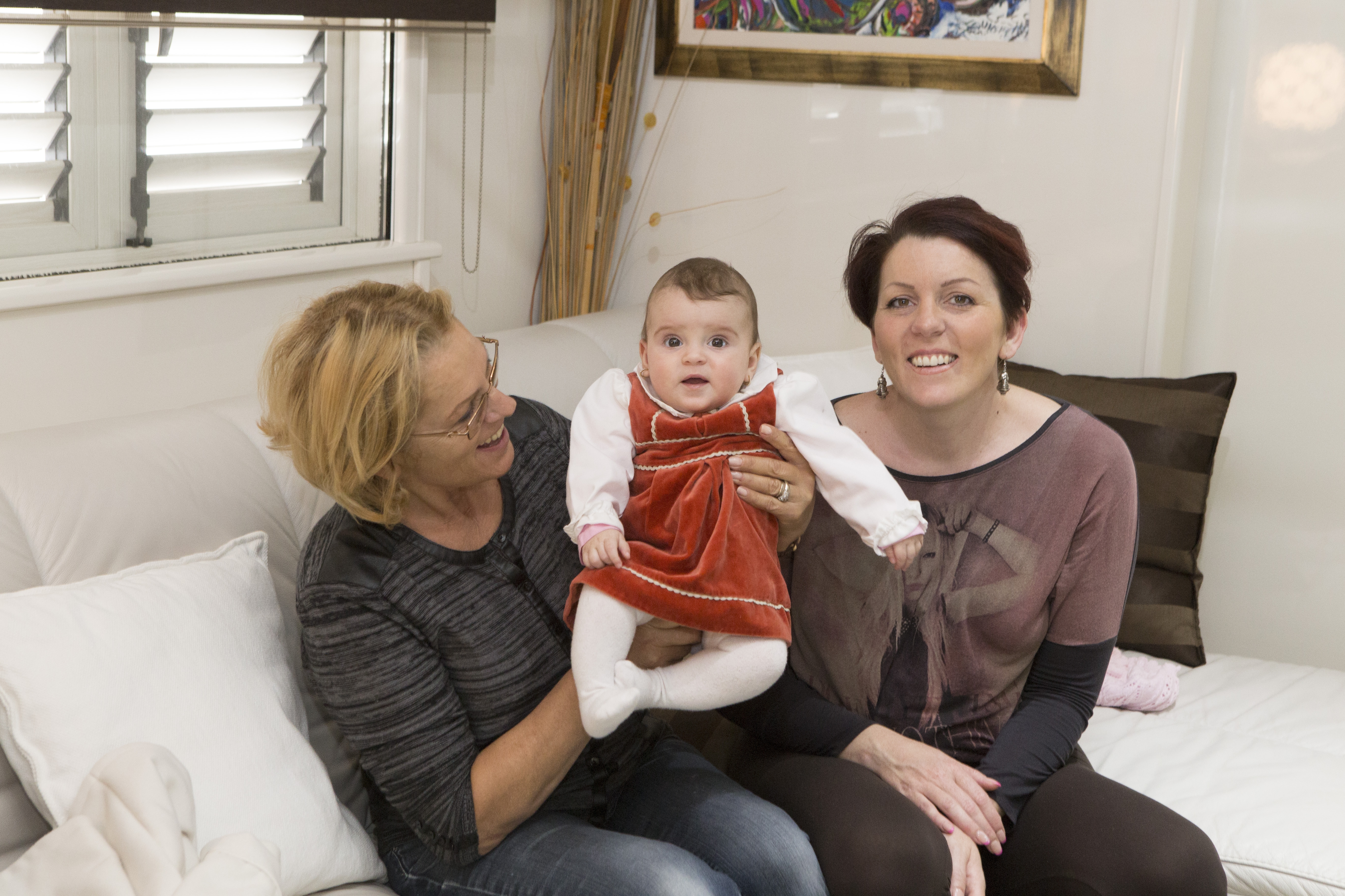 Trei generaţii sub cupola Acquatico Bellucci/ Cum să creşti un bebeluş într-o rulotă de circ