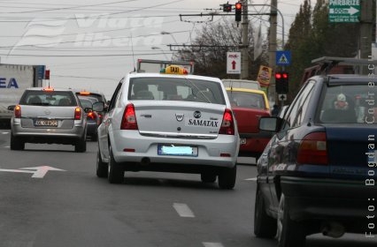 Taximetrist înjunghiat în timpul cursei 