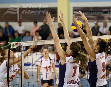 Campioanele de la CSU Metal - antrenament cu public?