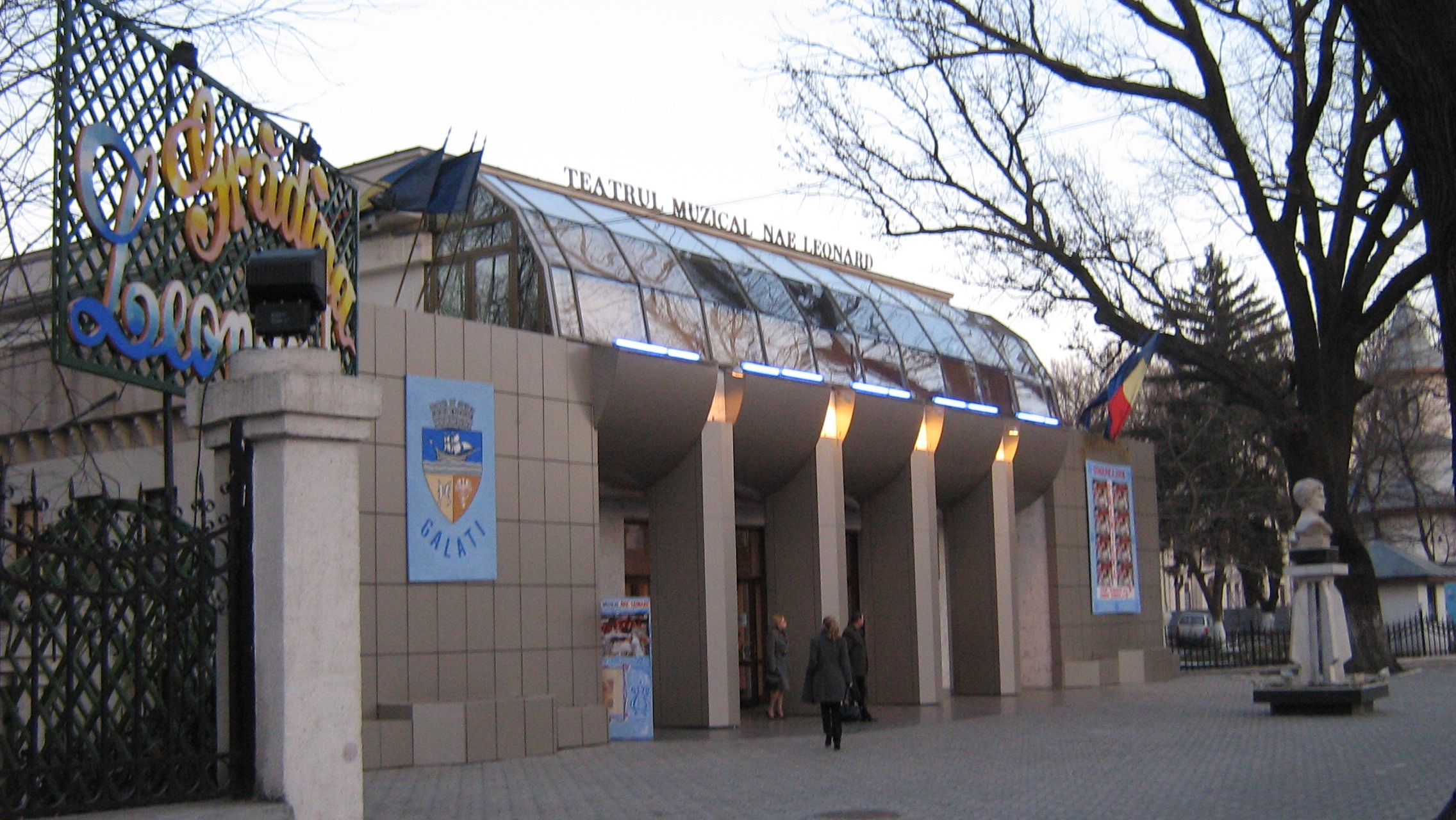 "CABARET" şi "Sânge vienez", la Teatrul Muzical, de Mărţişor