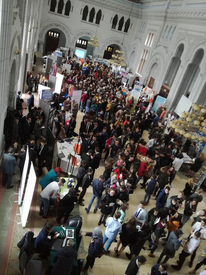 În Galaţi, 13 clase de liceu mai puţin decât anul trecut