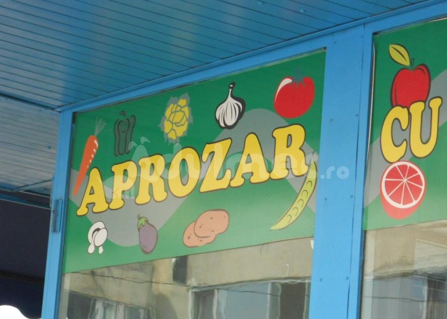 Aprovizionarea nu se face noaptea! Trei bărbaţi au spart un aprozar