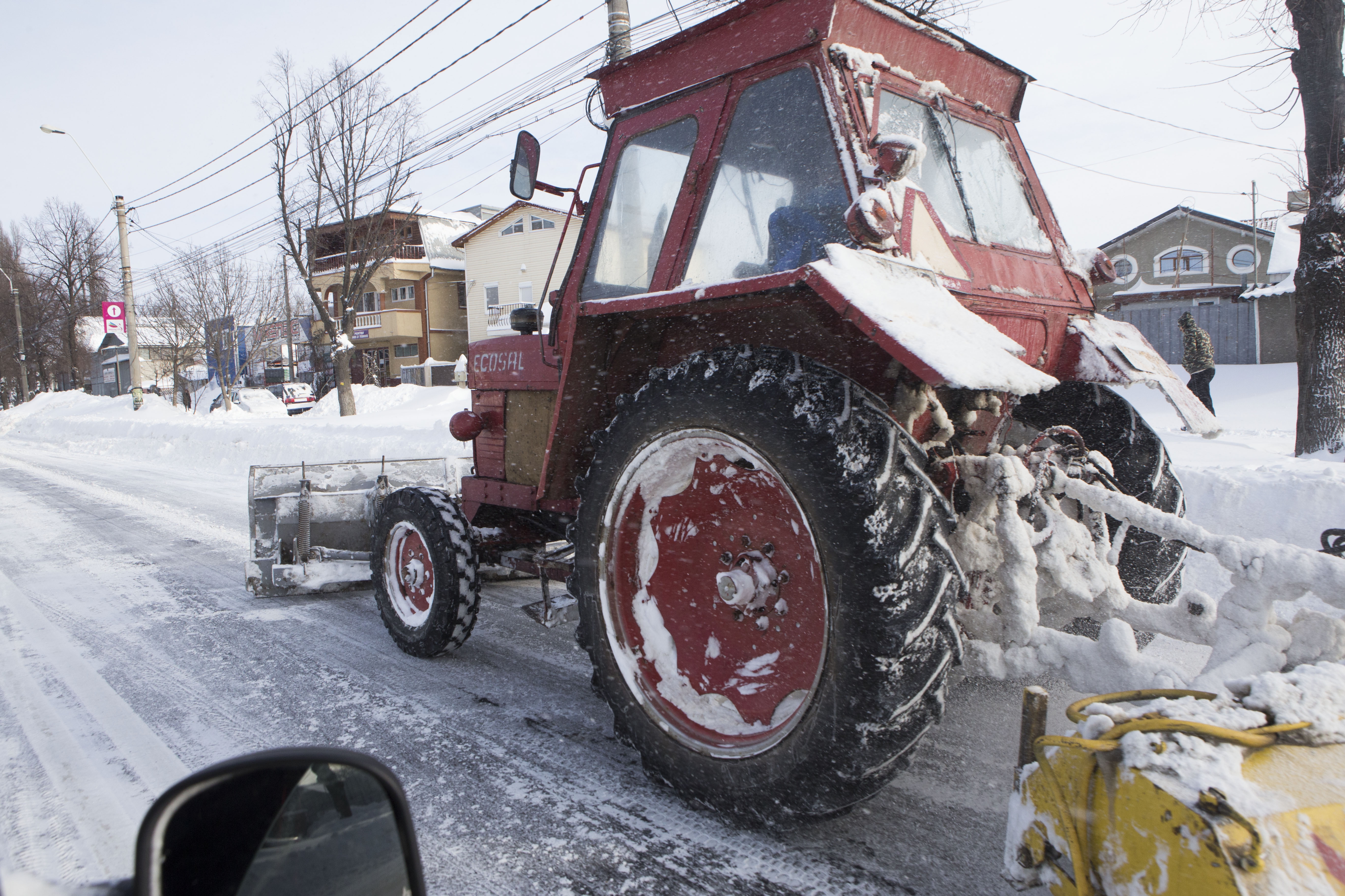 Deszăpezirea naşte dispute/ Ciumacenco acuză municipalitatea că sifonează bani publici
