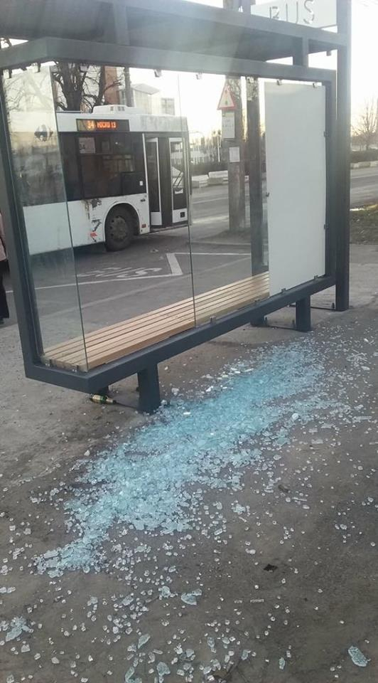 Bunurile publice ale oraşului, VANDALIZATE