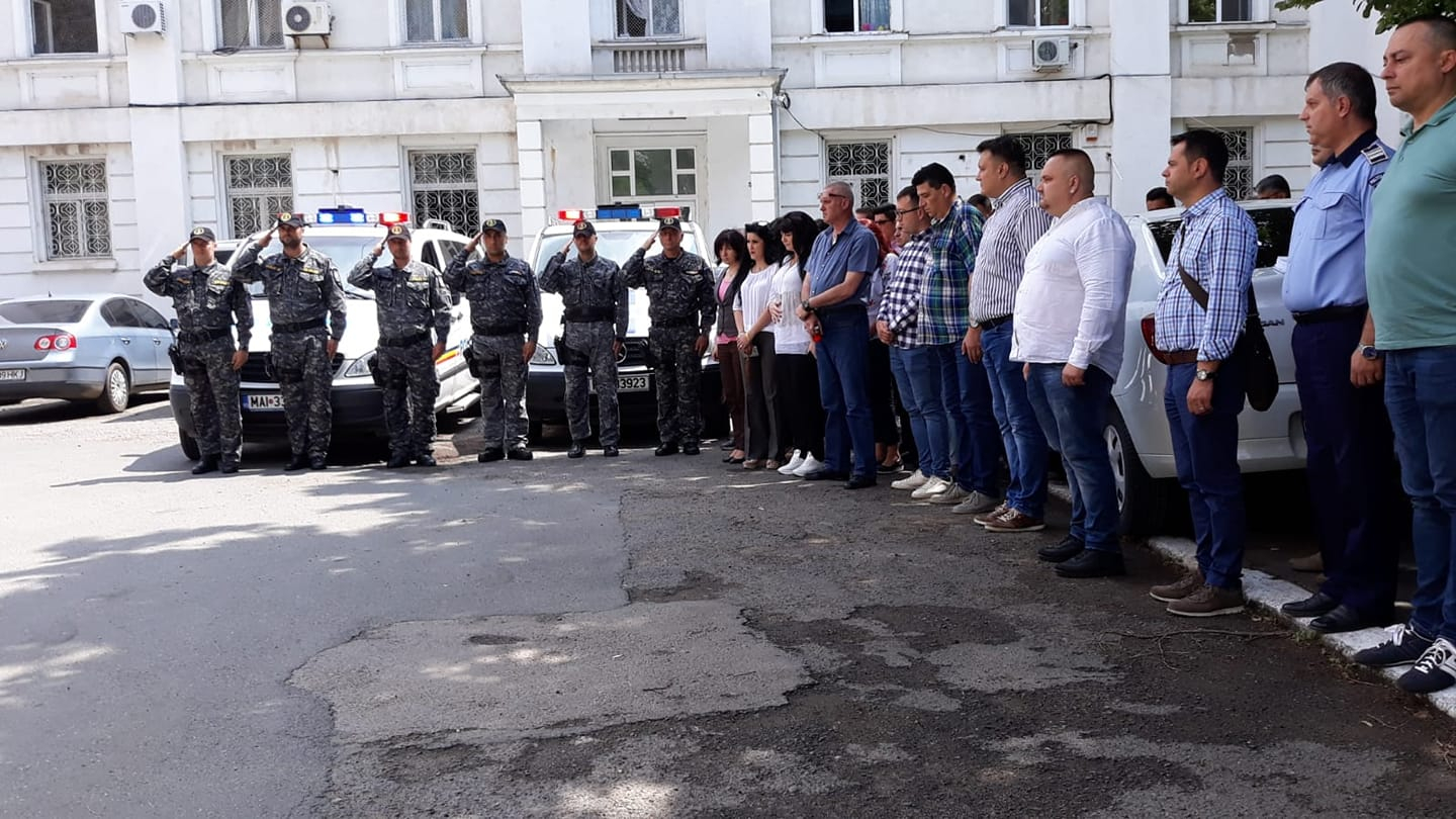 Omagiu pentru poliţistul împuşcat de un interlop urmărit
